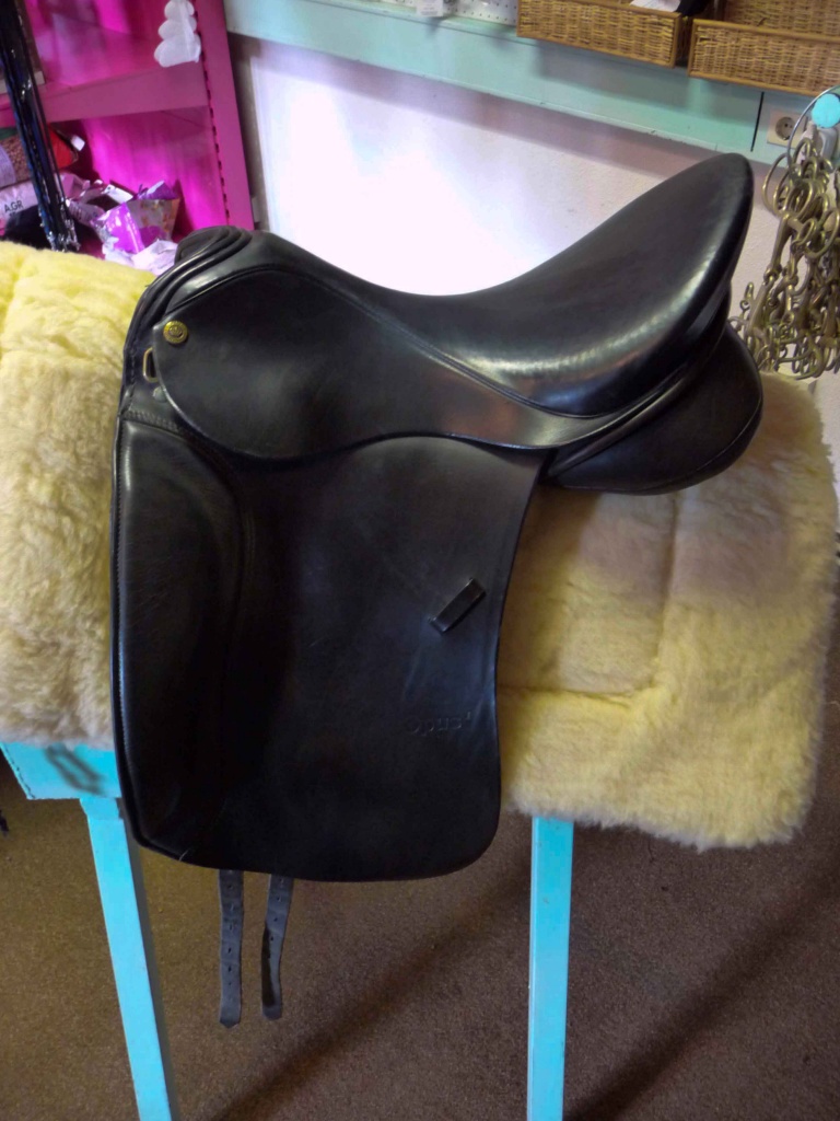 Wunderbarer neuwertiger Sommer Opus Dressursattel mit spezial-sitz-polsterung - Sattel - st.georgen lederergasse 18-11