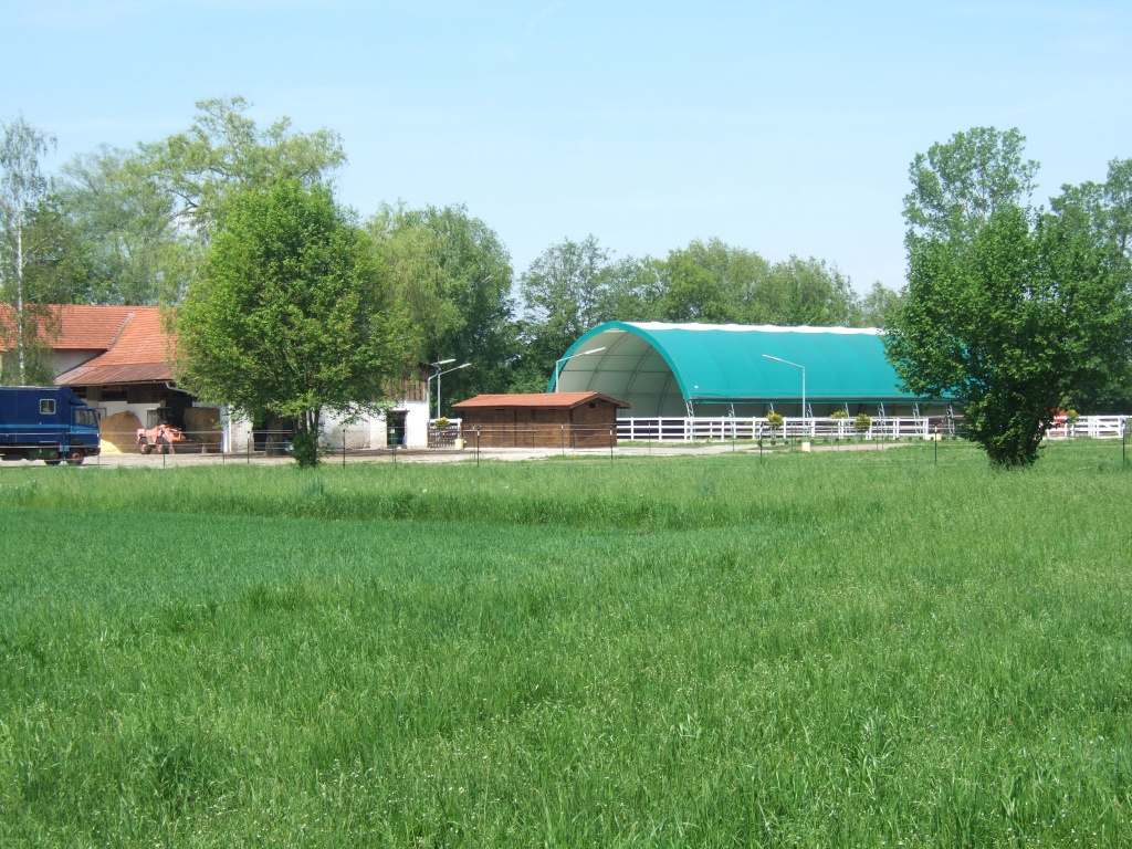 Reitanlage im Moos (Nähe Eicherloh) - Stallplatz - Neuching