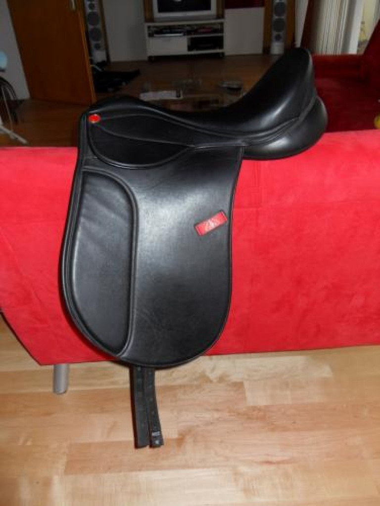 Tausche Dressursattel sitz 18 - Sattel - Mayen