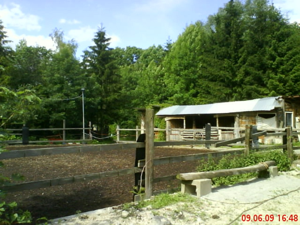 Hof in Dürnau (Kr. Göppingen) hat noch Boxen frei! - Stallplatz - Dürnau